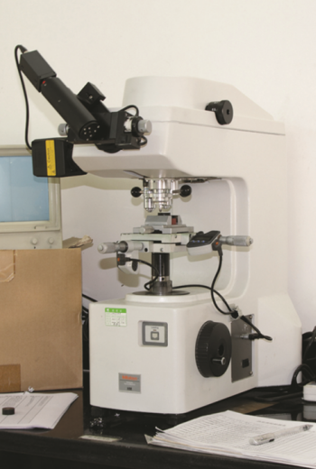 Vickers Hardness Tester